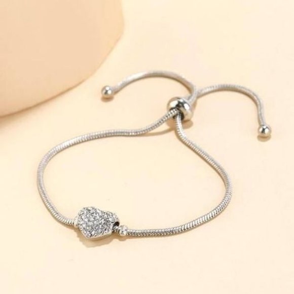 Rhinestone Heart Decor Bracelet New - Picture 2 of 2